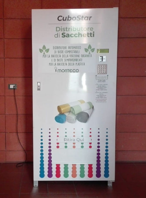 Lecce, parte il primo distributore automatico di buste per la differenziata di organico e plastica
